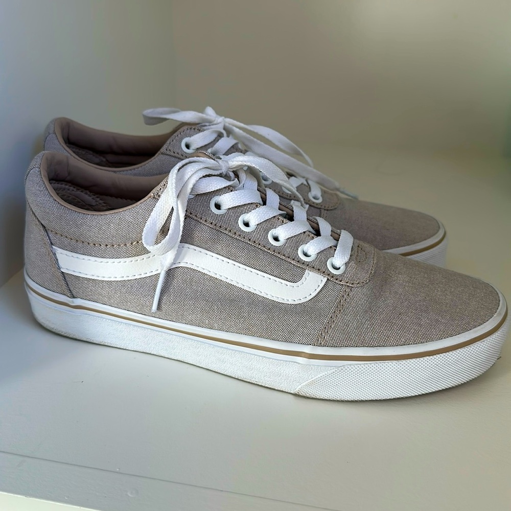 Women’s Vans Ward Lo- 9.5